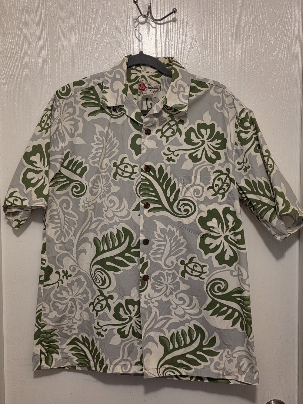 Hilo Hattie Hawaiian Original Olive and White Tropical-Print Button-Front Shirt
